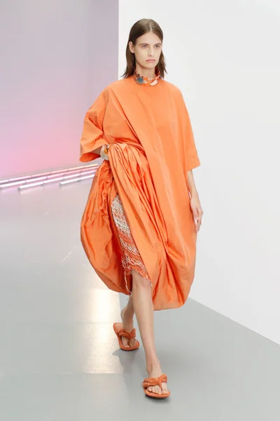 Look 24